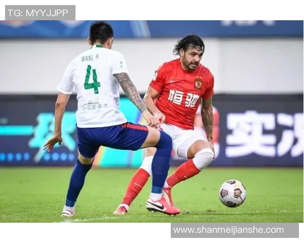 克鲁塞罗与帕尔梅拉精彩对决回顾及赛后分析